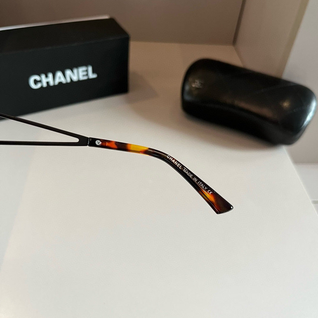 Chanel Fashion Red Lens Sunglasses for Men & Women - 371860 - detail image 9