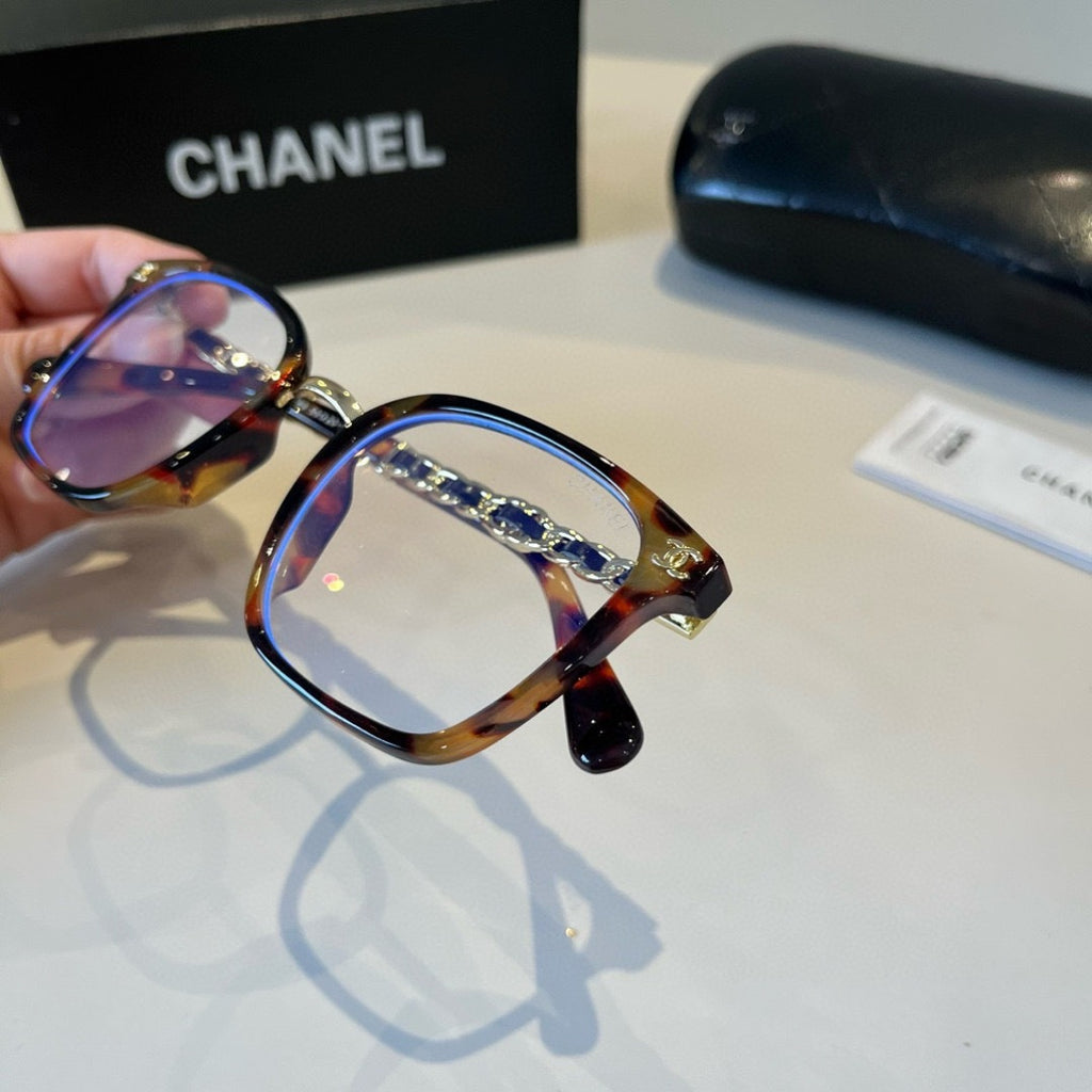 Chanel Oversized Silver Lens Sunglasses for Men & Women - 493463 - detail image 9