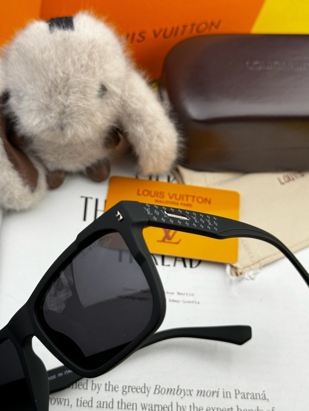Louis Vuitton L8510 Square Gold Lens Sunglasses for Men & Women - detail image 3