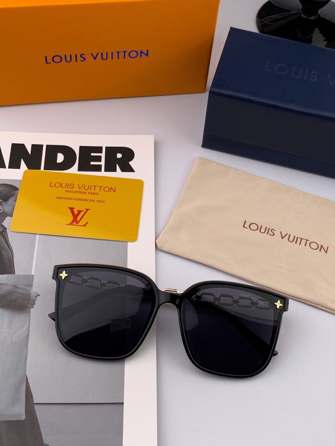 Louis Vuitton L8233 Oversized Red Lens Sunglasses for Men & Women - 371344