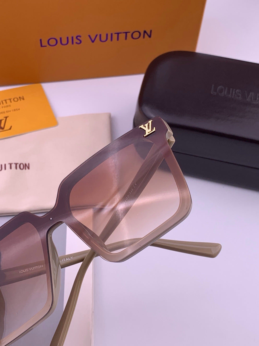 Louis Vuitton L6006 Oversized Red Lens Sunglasses for Men & Women - 371348 - detail image 6