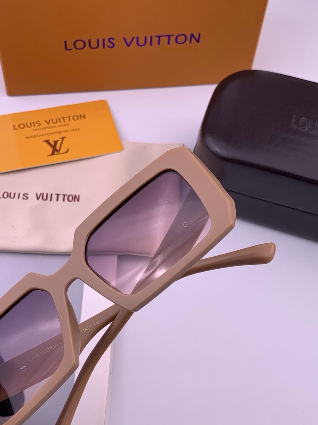 Louis Vuitton L37004 Oversized Red Lens Sunglasses for Men & Women - 371352 - detail image 3