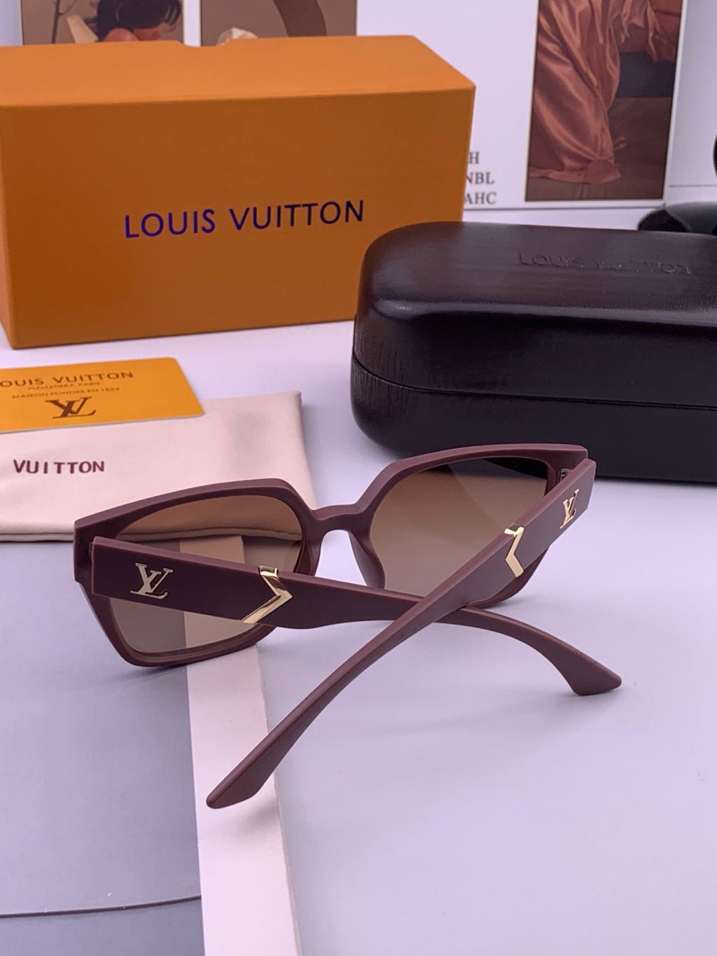 Louis Vuitton L77004 Oversized Purple Lens Sunglasses for Men & Women - 371354 - detail image 5