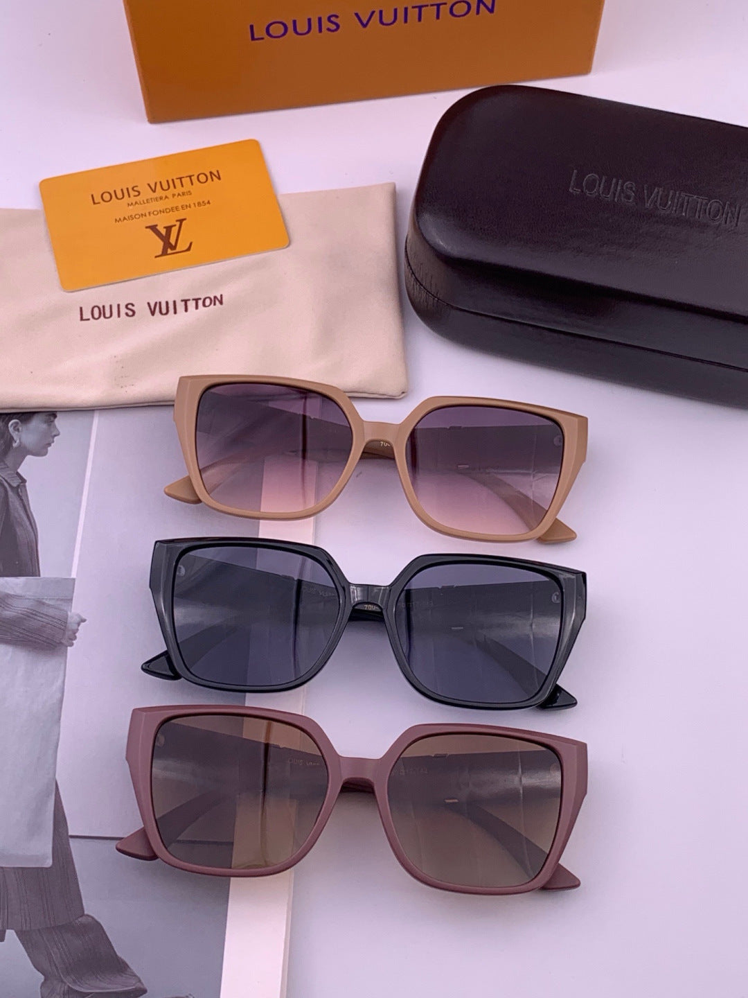 Louis Vuitton L77004 Oversized Purple Lens Sunglasses for Men & Women - 371354 - detail image 7