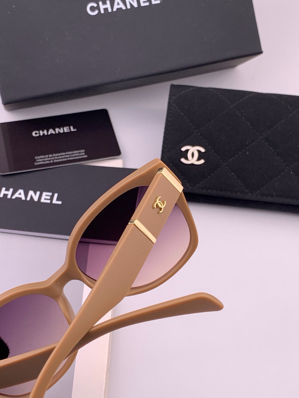 Chanel CH47004 Oversized Purple Lens Sunglasses for Men & Women - 371736 - detail image 4