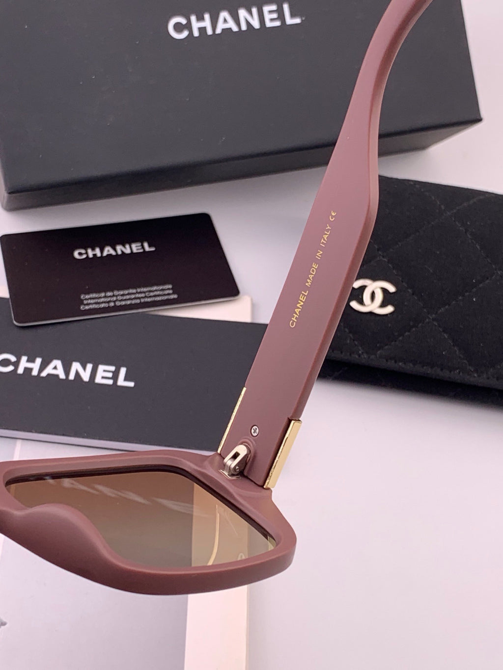 Chanel CH87004 Oversized Red Lens Sunglasses for Men & Women - 371739 - detail image 5