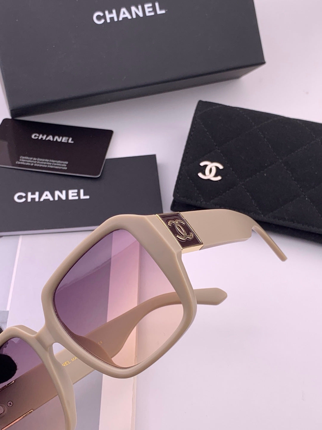 Chanel CH87004 Oversized Red Lens Sunglasses for Men & Women - 371741 - detail image 3
