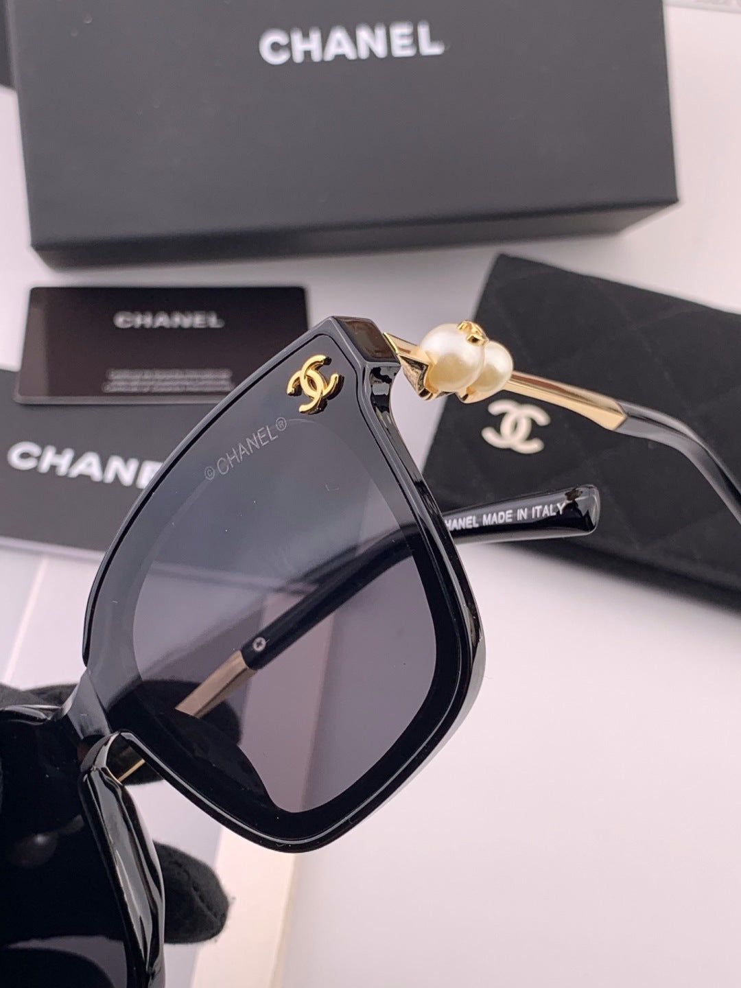 Chanel CH4231 Oversized Black Lens Sunglasses for Men & Women - 371744 - detail image 5