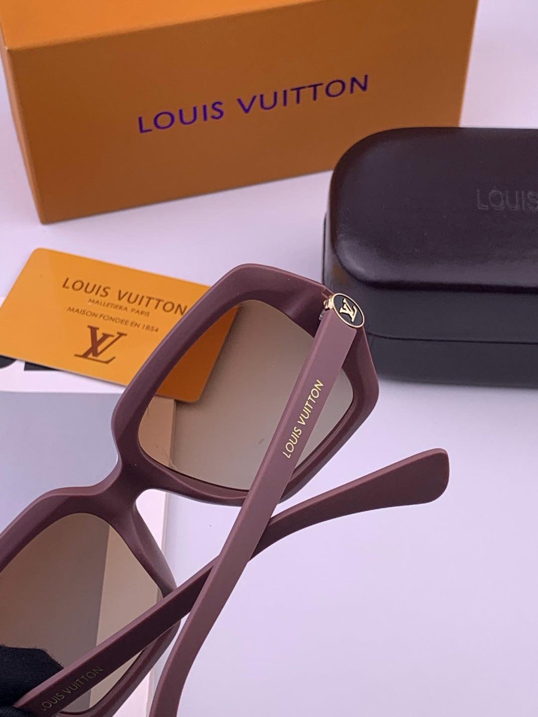 Louis Vuitton L27006 Oversized Brown Lens Sunglasses for Men & Women - 371325 - detail image 5