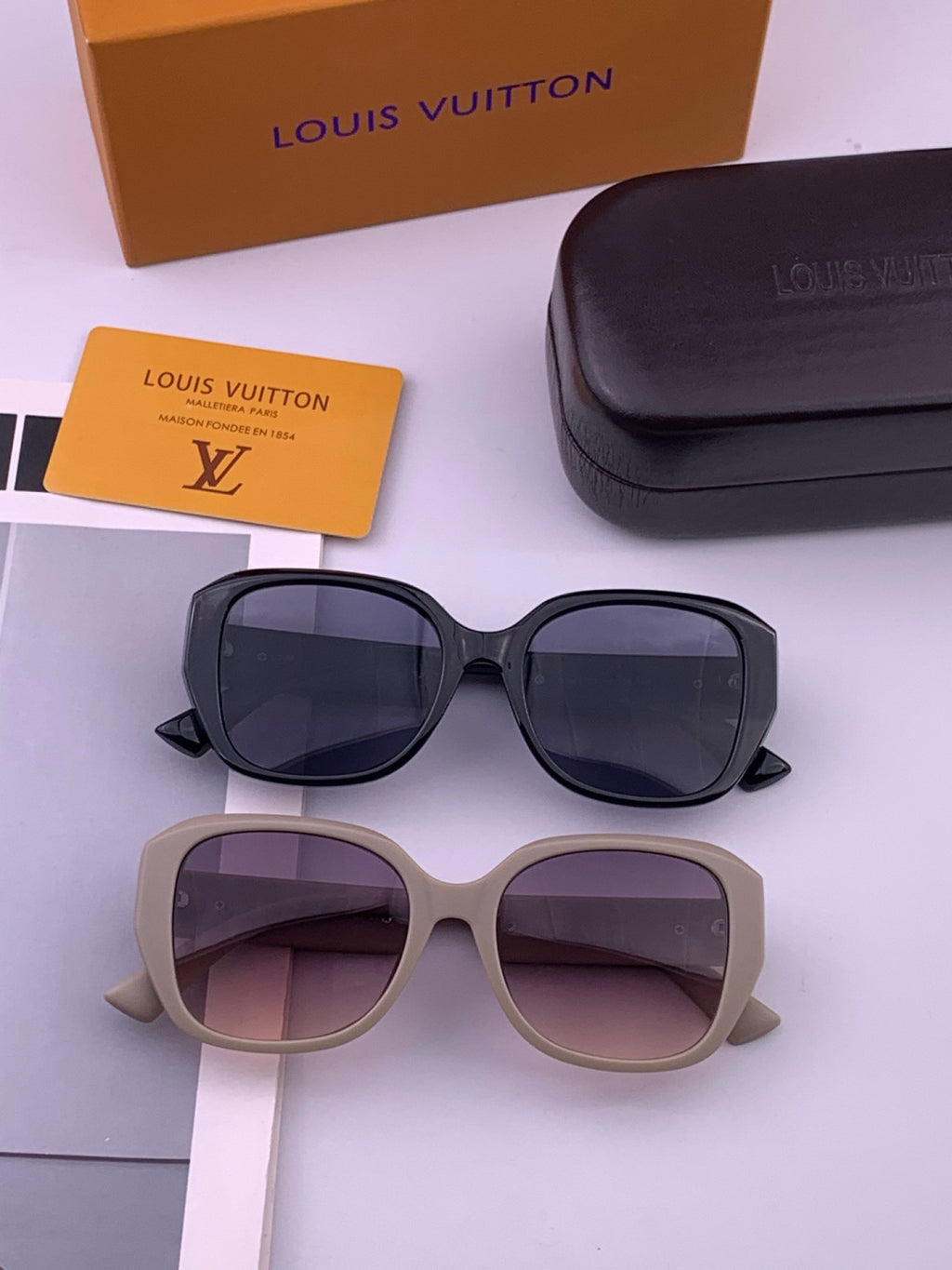Louis Vuitton L17006 Oversized Purple Lens Sunglasses for Men & Women - 371331 - detail image 9