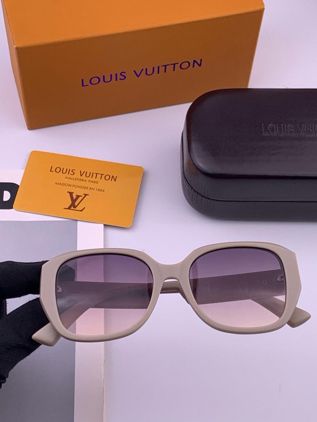 Louis Vuitton L17006 Oversized Purple Lens Sunglasses for Men & Women - 371331