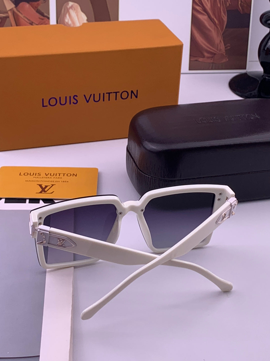 Louis Vuitton L83018 Square Brown Lens Sunglasses for Men & Women - 371333 - detail image 7