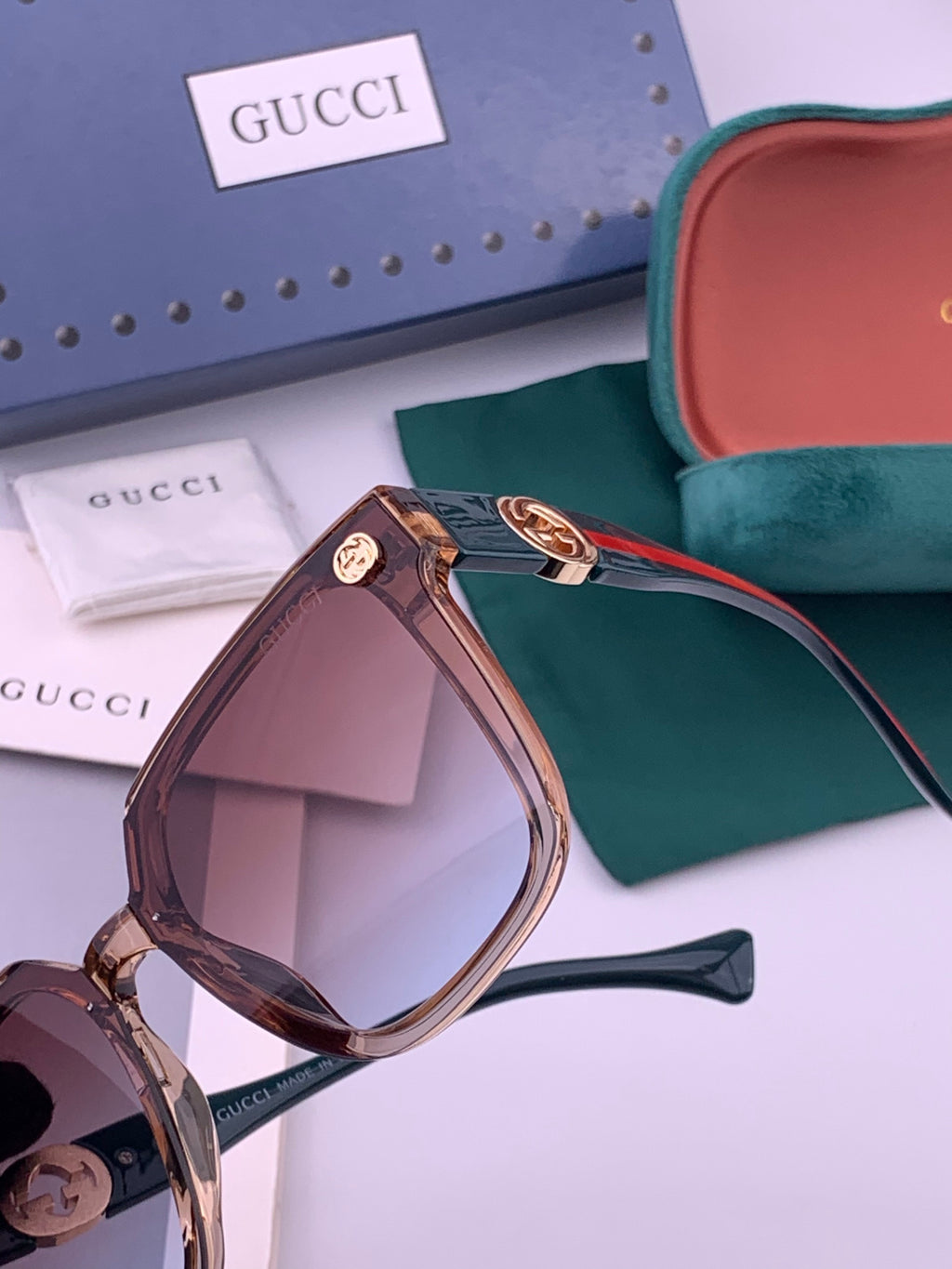 Gucci G1620 Square Brown Lens Sunglasses for Men & Women - detail image 3