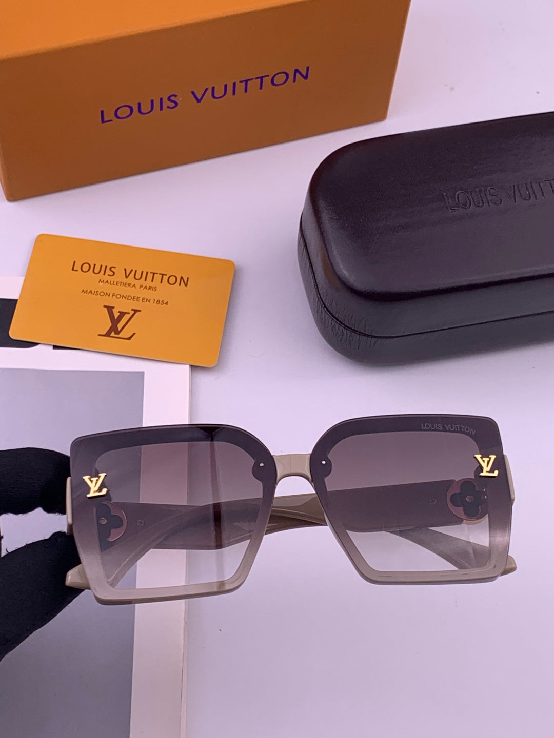 Louis Vuitton L8623 Square Black Lens Sunglasses for Men & Women - 371335