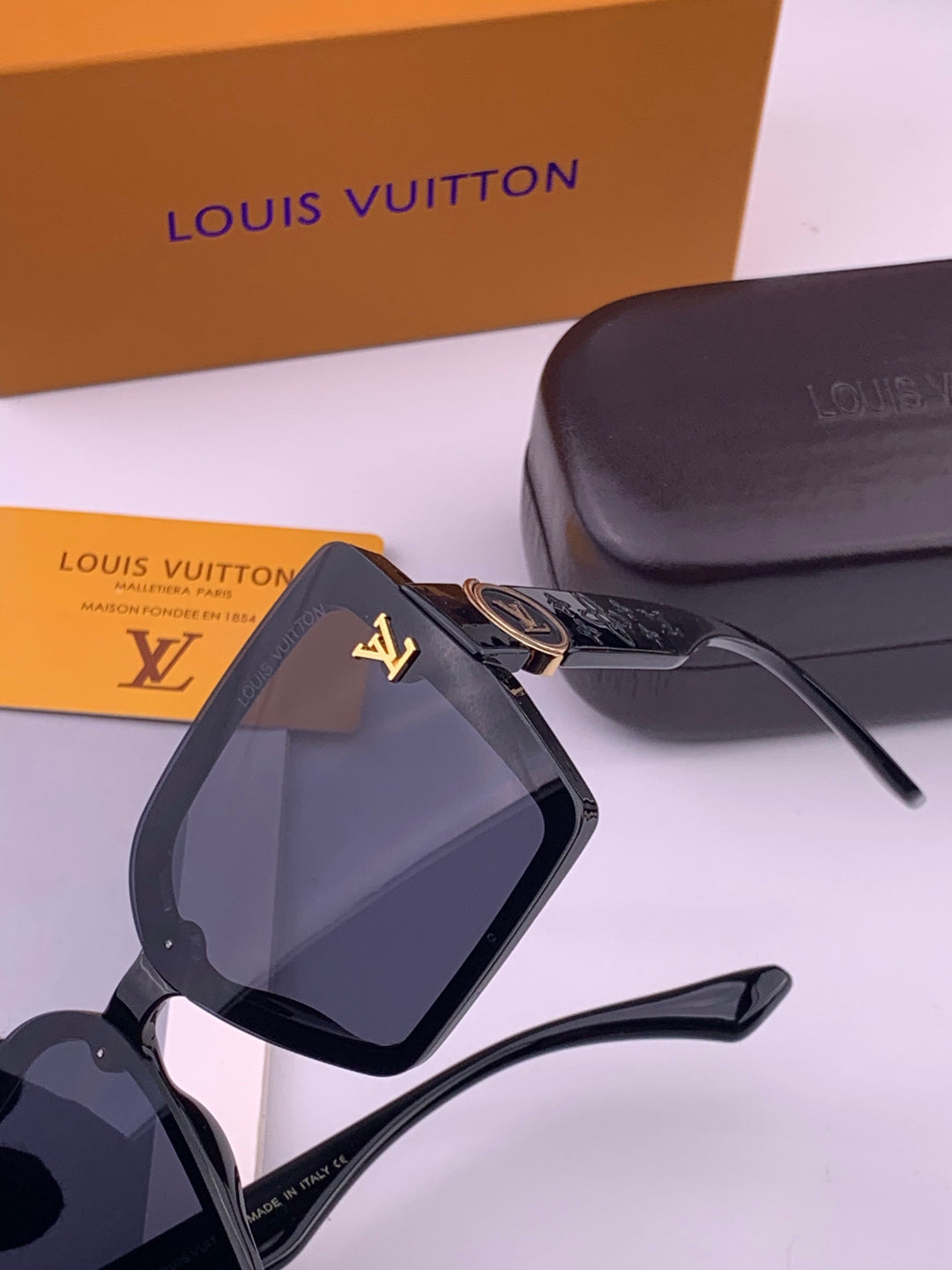 Louis Vuitton L8623 Square Black Lens Sunglasses for Men & Women - 371336 - detail image 3