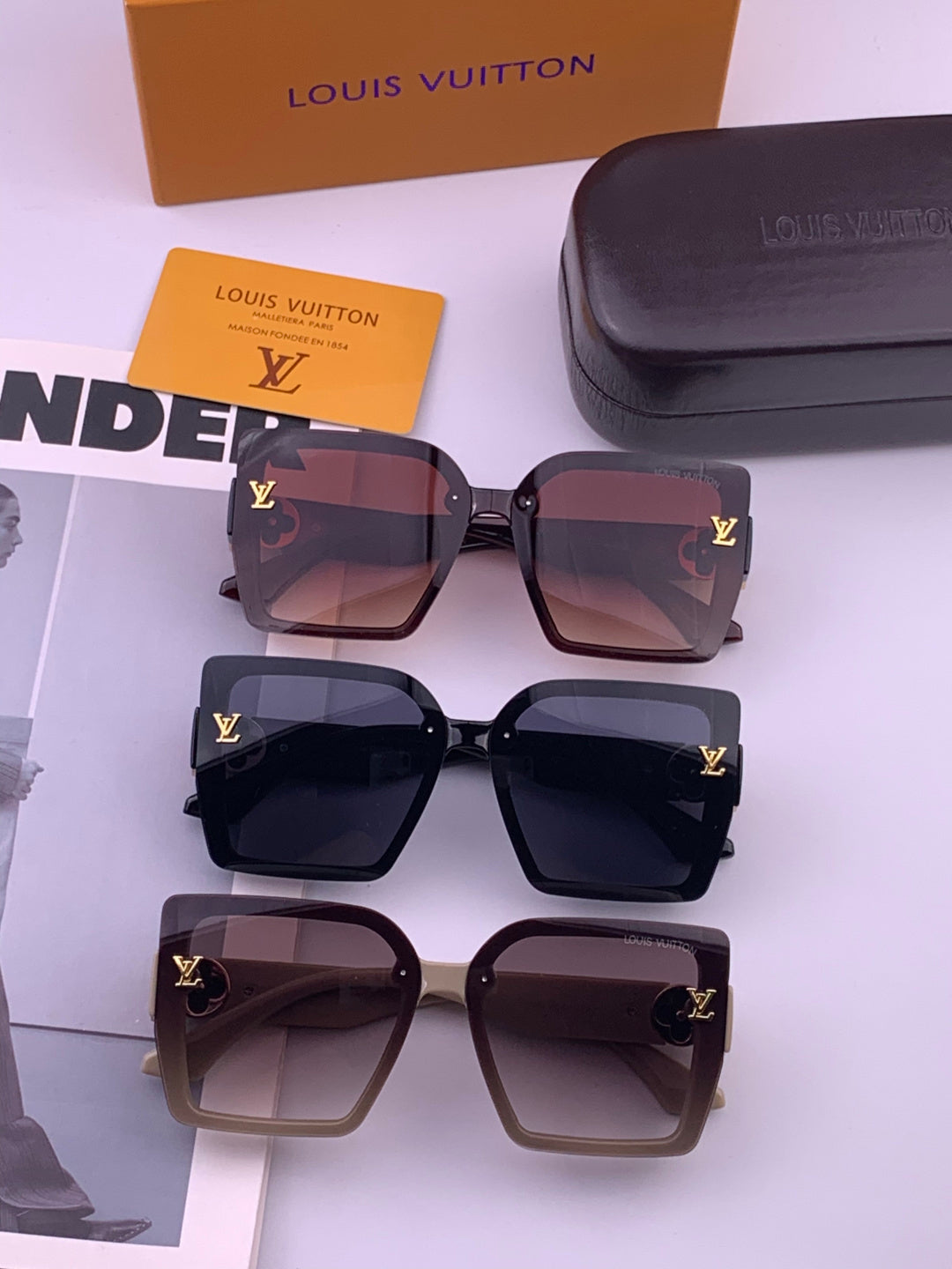 Louis Vuitton L8623 Square Black Lens Sunglasses for Men & Women - 371337 - detail image 8