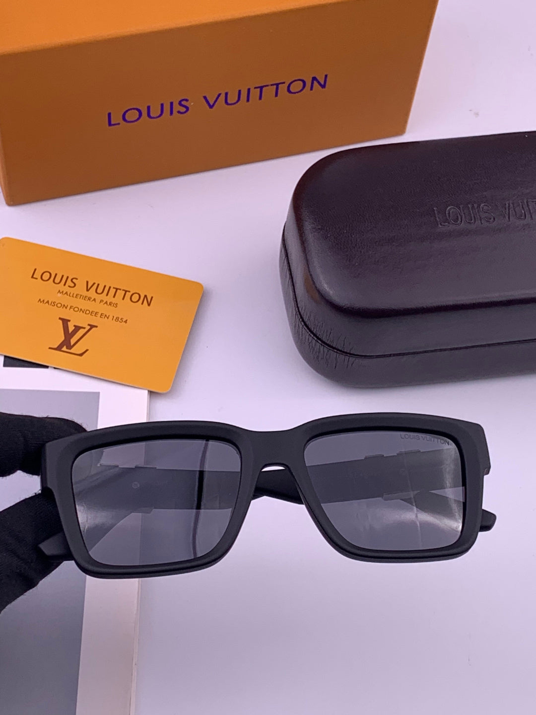 Louis Vuitton L3551 Square Gold Lens Sunglasses for Men & Women - 371338