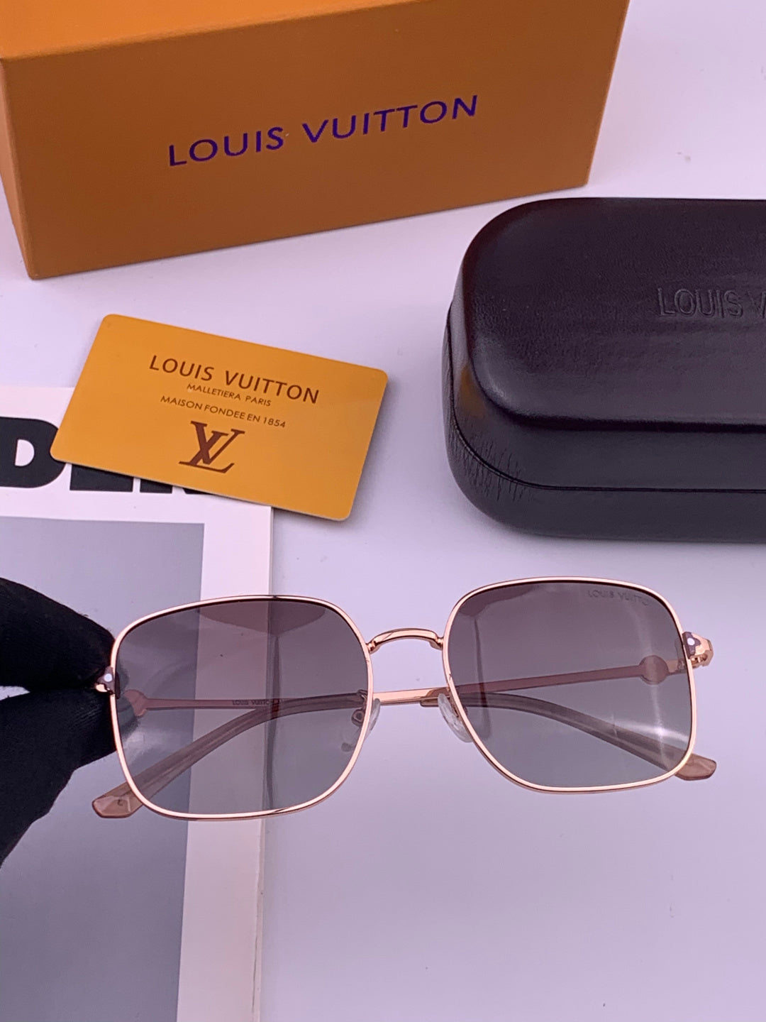 Louis Vuitton 5303 Polarized Aviator Purple Lens Sunglasses for Men & - 371339