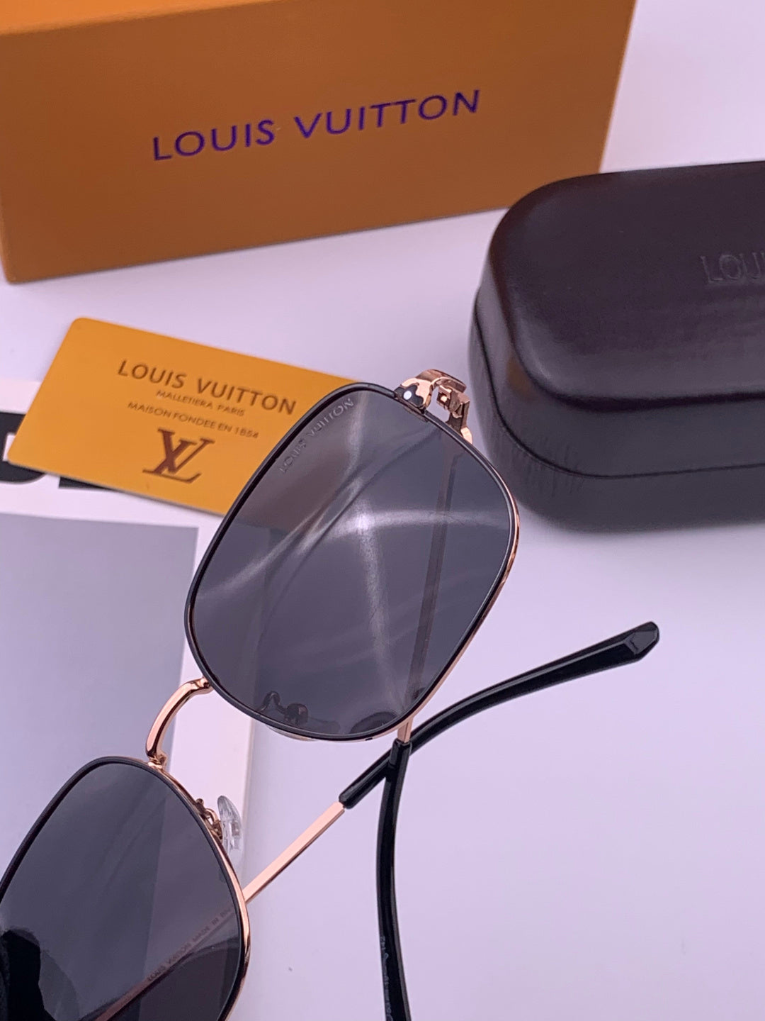 Louis Vuitton 5303 Polarized Aviator Black Lens Sunglasses for Men & - 371340 - detail image 4