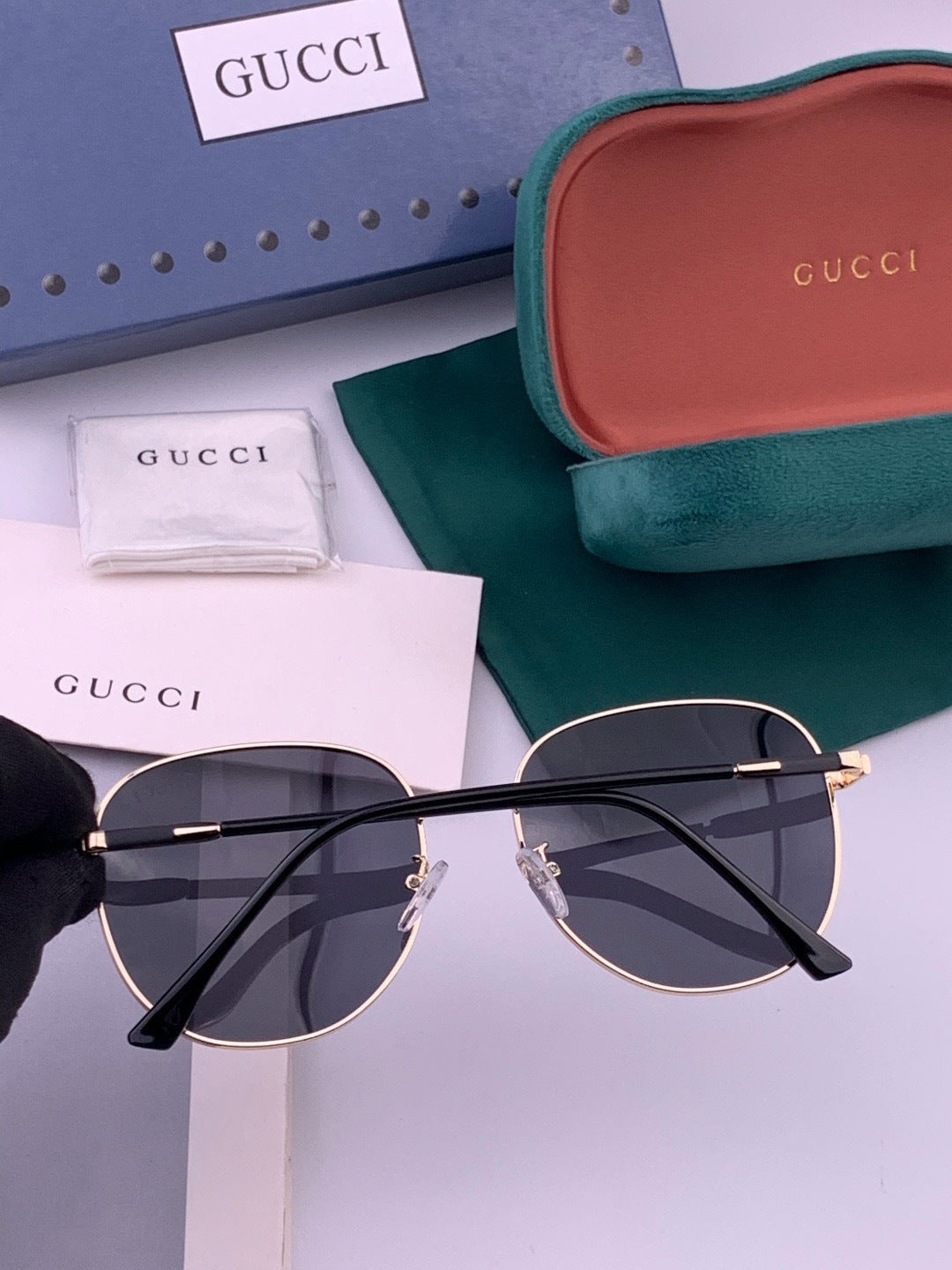 Gucci G5822 Polarized Oversized Gold Lens Sunglasses for Men & Women - 371548 - detail image 4