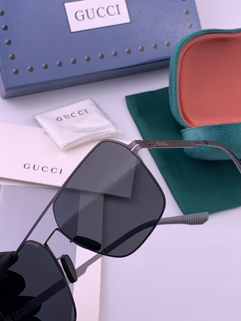 Gucci G711 Polarized Fashion Gold Lens Sunglasses for Men & Women - 371555 - detail image 3