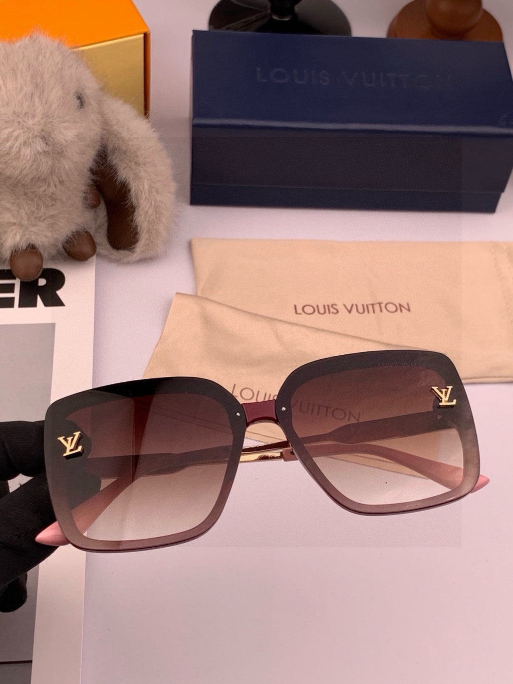 Louis Vuitton L0893 Square Black Lens Sunglasses for Men & Women - 371308 - detail image 3
