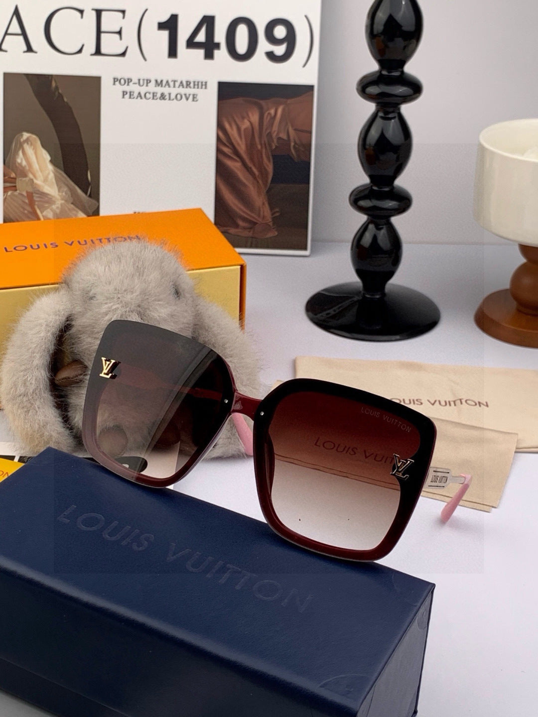 Louis Vuitton L0893 Square Black Lens Sunglasses for Men & Women - 371308 - detail image 2