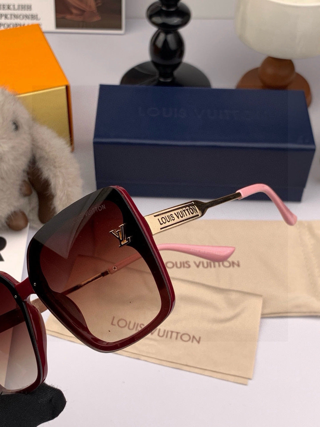 Louis Vuitton L0893 Square Black Lens Sunglasses for Men & Women - 371308 - detail image 5