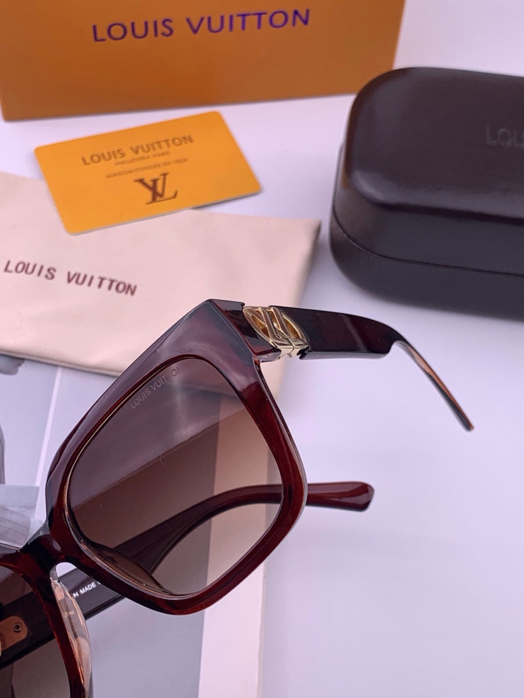 Louis Vuitton L95801 Square Gold Lens Sunglasses for Women - 371310 - detail image 5
