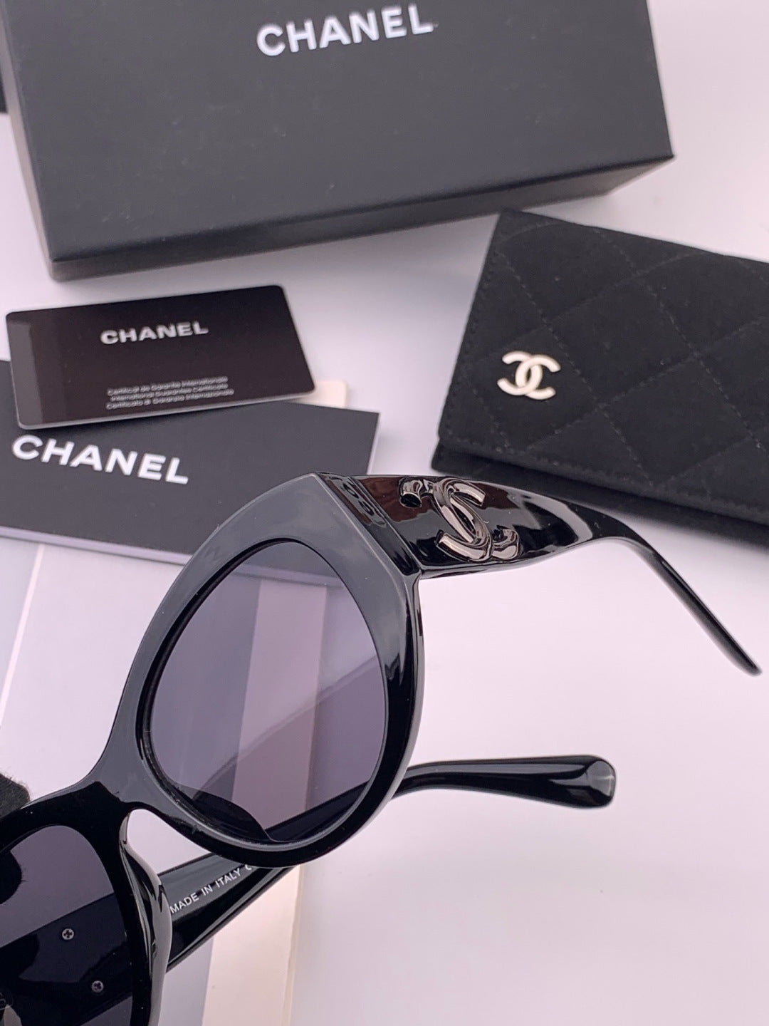 Chanel CH4600 Fashion Gold Lens Sunglasses for Men & Women - detail image 3