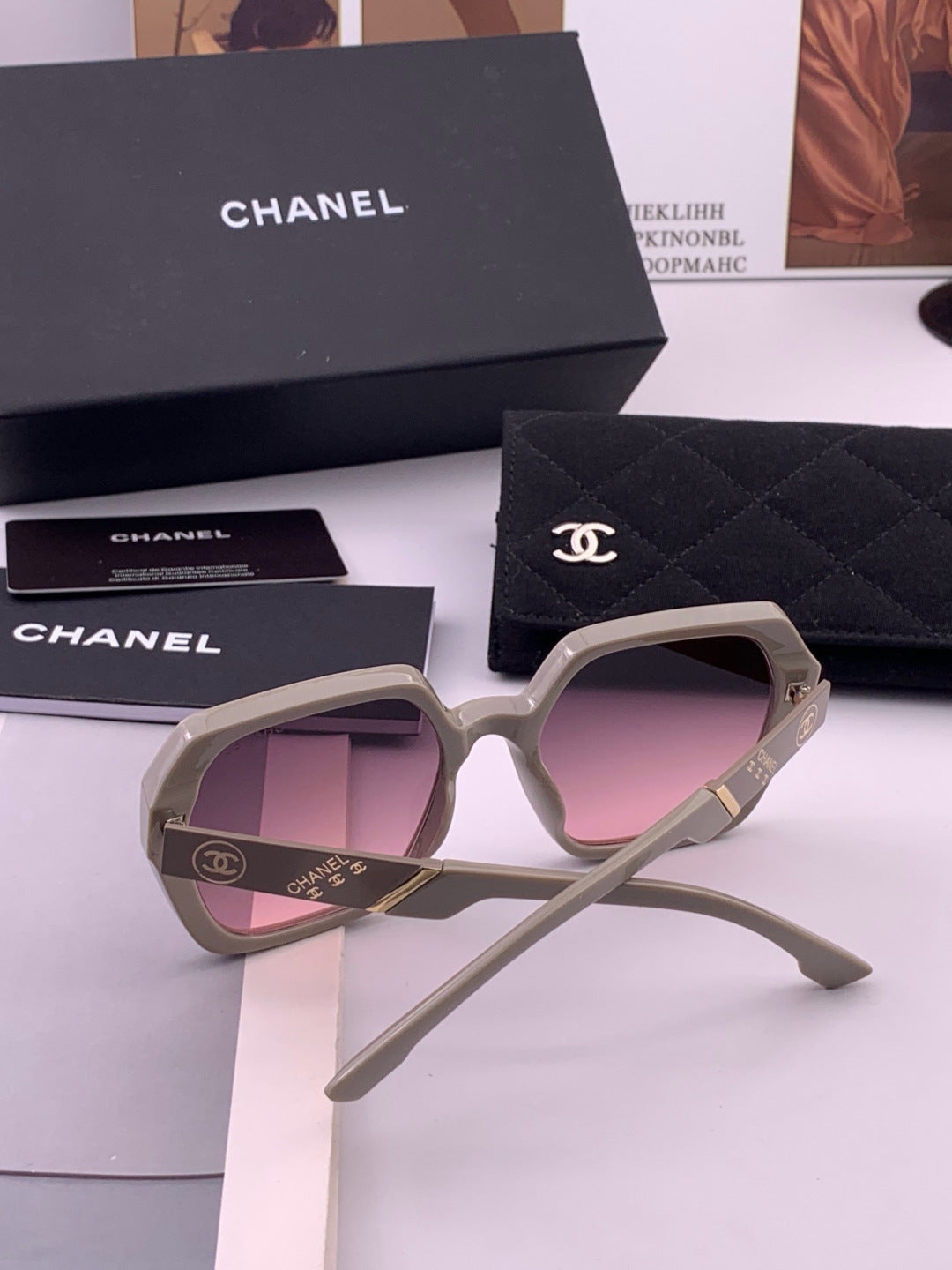 Chanel CH84022 Oversized Black Lens Sunglasses for Men & Women - 382334 - detail image 5