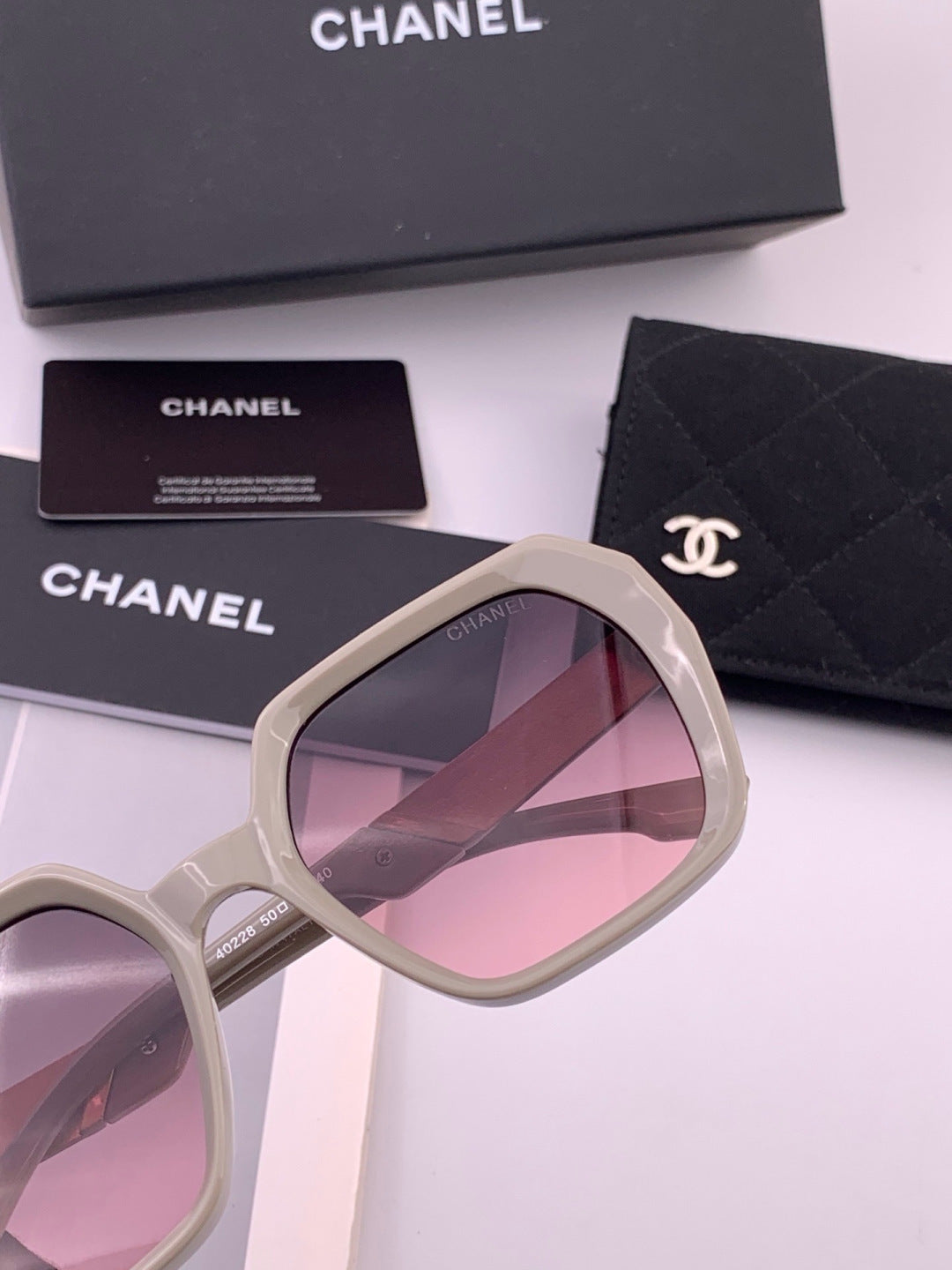 Chanel CH84022 Oversized Black Lens Sunglasses for Men & Women - 382334 - detail image 4