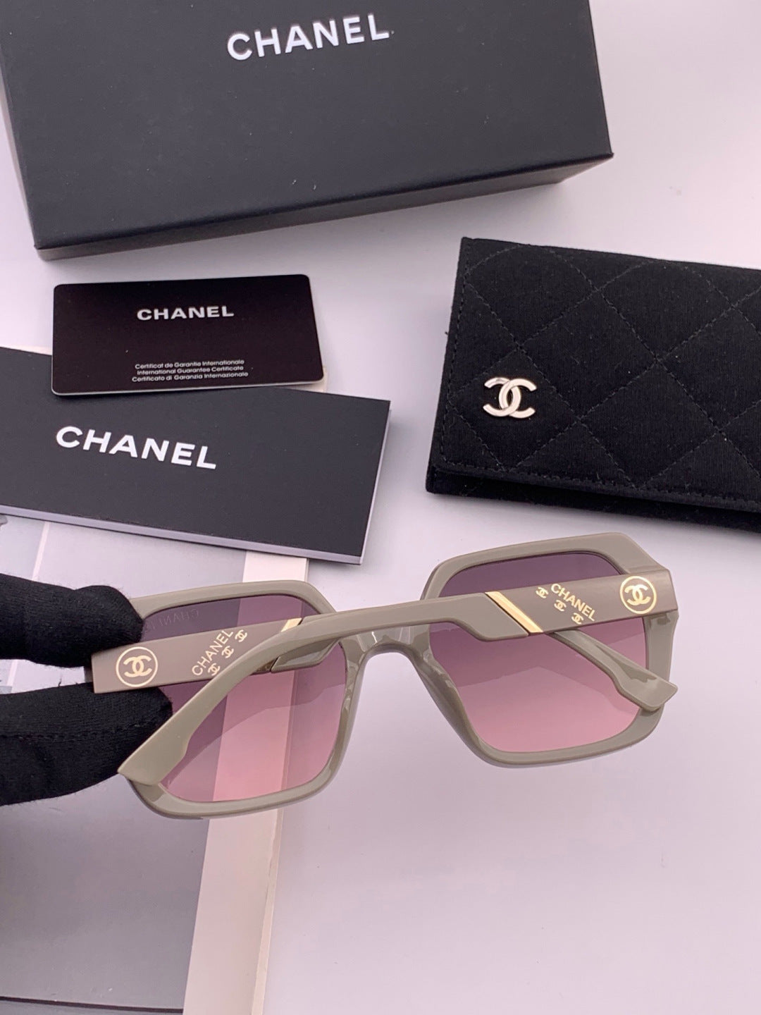 Chanel CH84022 Oversized Black Lens Sunglasses for Men & Women - 382334 - detail image 6