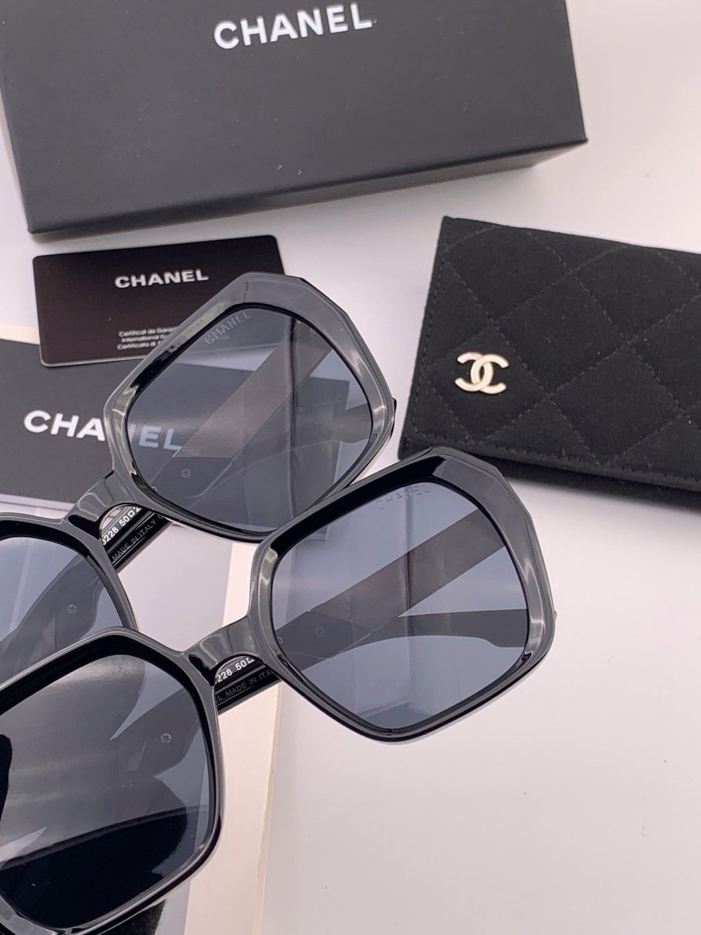 Chanel CH84022 Oversized Gold Lens Sunglasses for Men & Women - 382335 - detail image 2