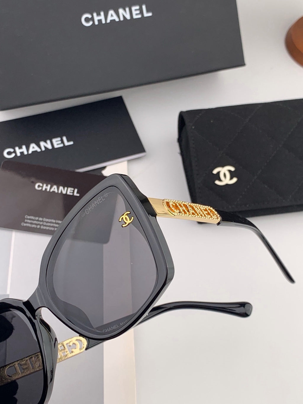 Chanel CH2077 Fashion Black Lens Sunglasses for Men & Women - 382323 - detail image 2