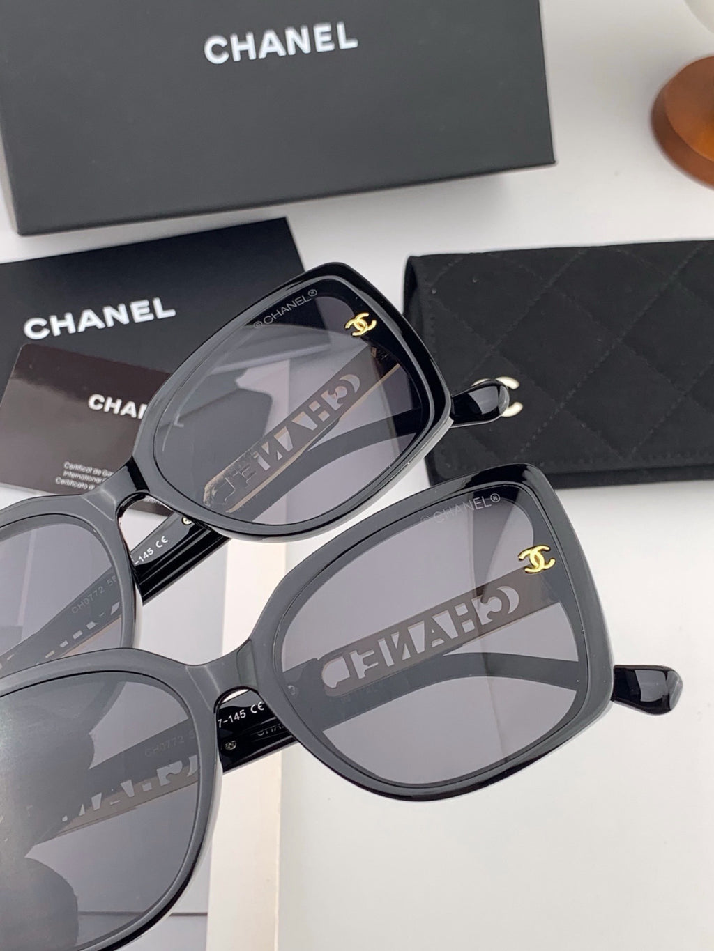 Chanel CH2077 Fashion Black Lens Sunglasses for Men & Women - 382323 - detail image 4