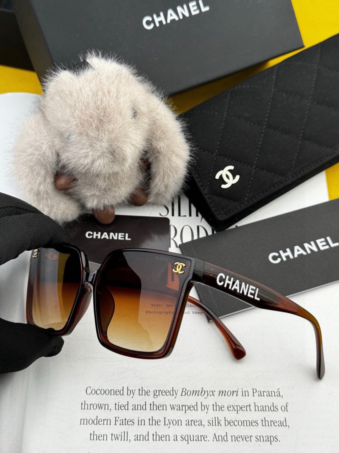 Chanel CH86901 Square Red Lens Sunglasses for Men & Women - detail image 4