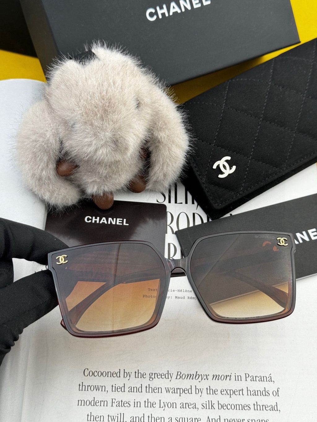 Chanel CH86901 Square Red Lens Sunglasses for Men & Women - detail image 2