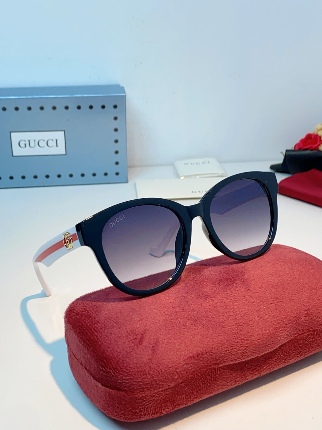 Gucci Metal Cat-Eye Black Lens Sunglasses for Men & Women - detail image 11