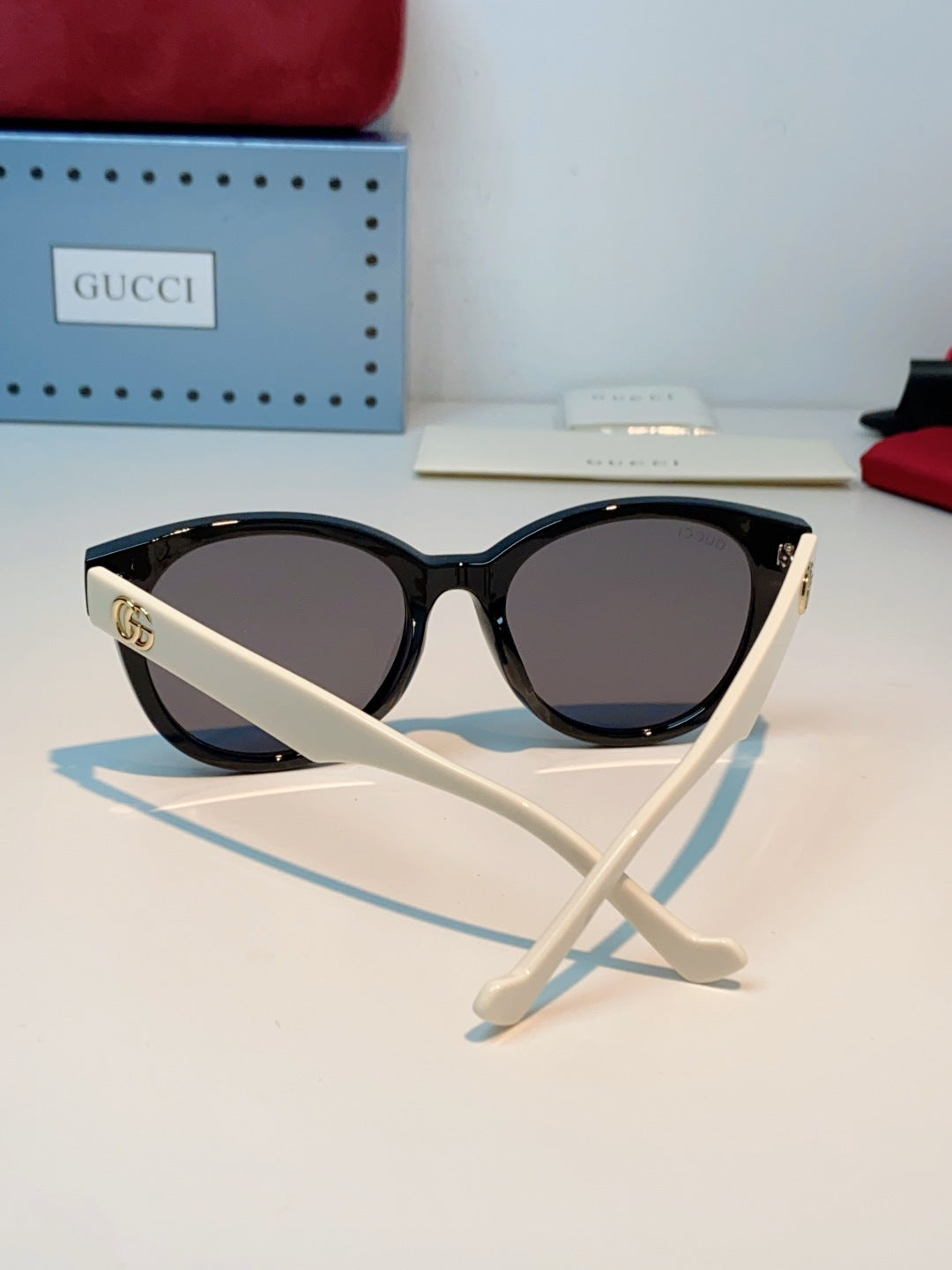 Gucci Metal Cat-Eye Gray Lens Sunglasses for Men & Women - detail image 3