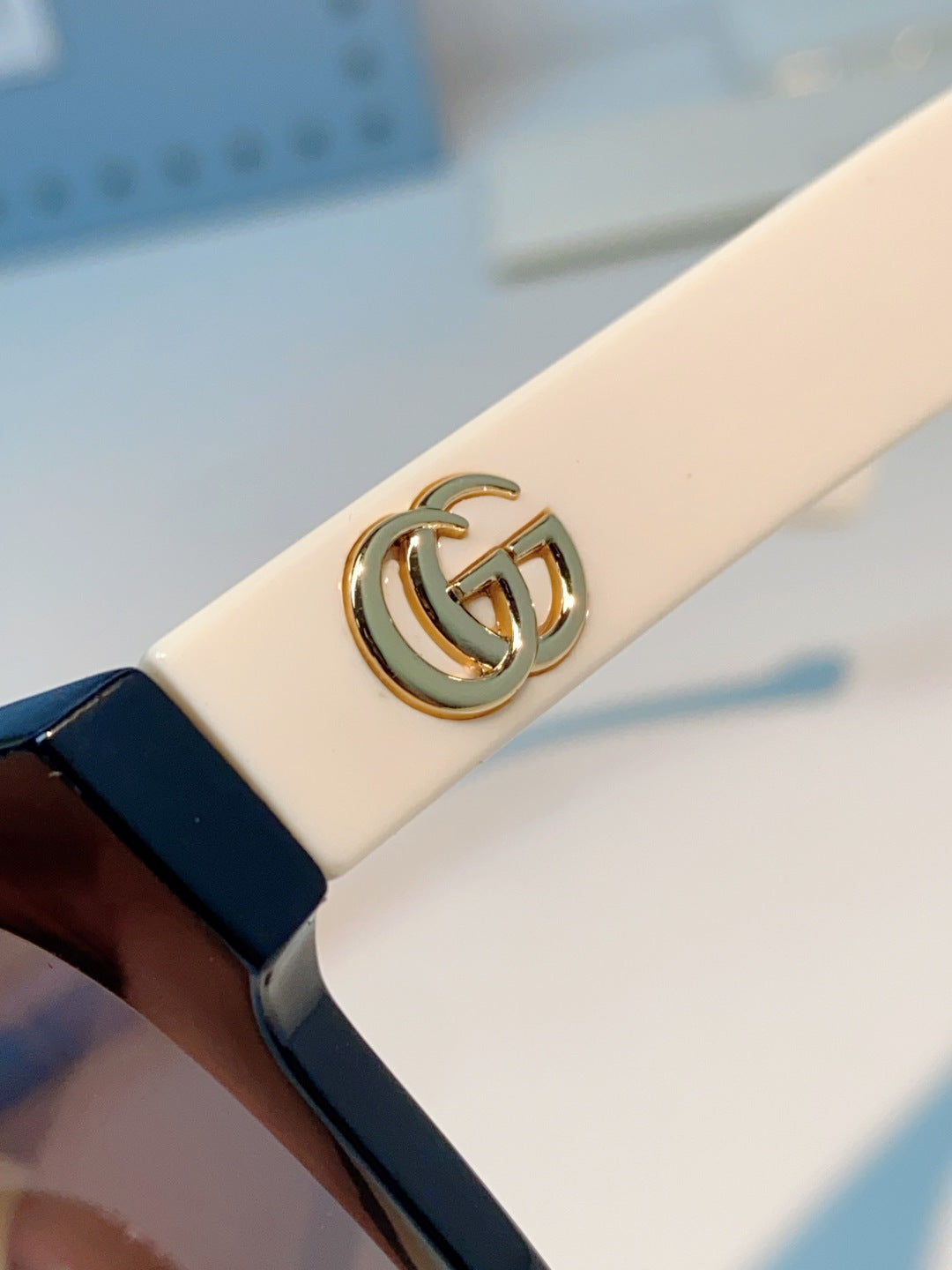 Gucci Metal Cat-Eye Gray Lens Sunglasses for Men & Women - detail image 8