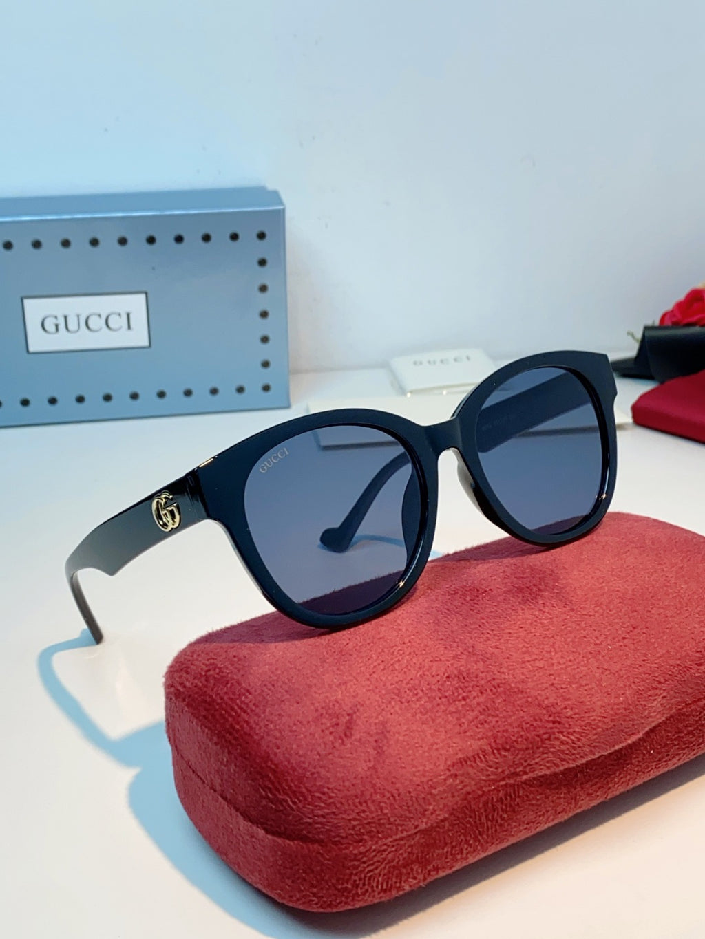 Gucci Metal Cat-Eye Blue Lens Sunglasses for Men & Women - detail image 11