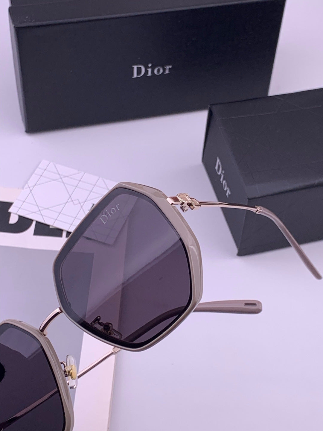 Dior CD8635 Polarized Square Brown Lens Sunglasses for Women - detail image 3
