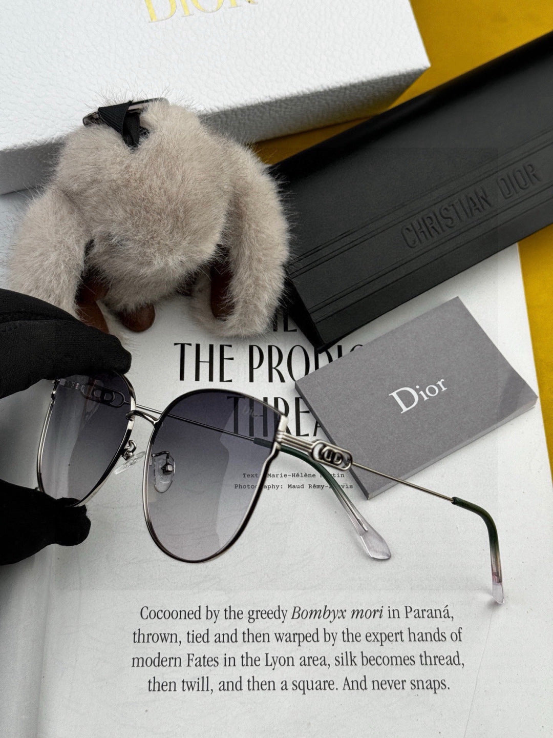 Dior CD4311 Round Red Lens Sunglasses for Women - detail image 2