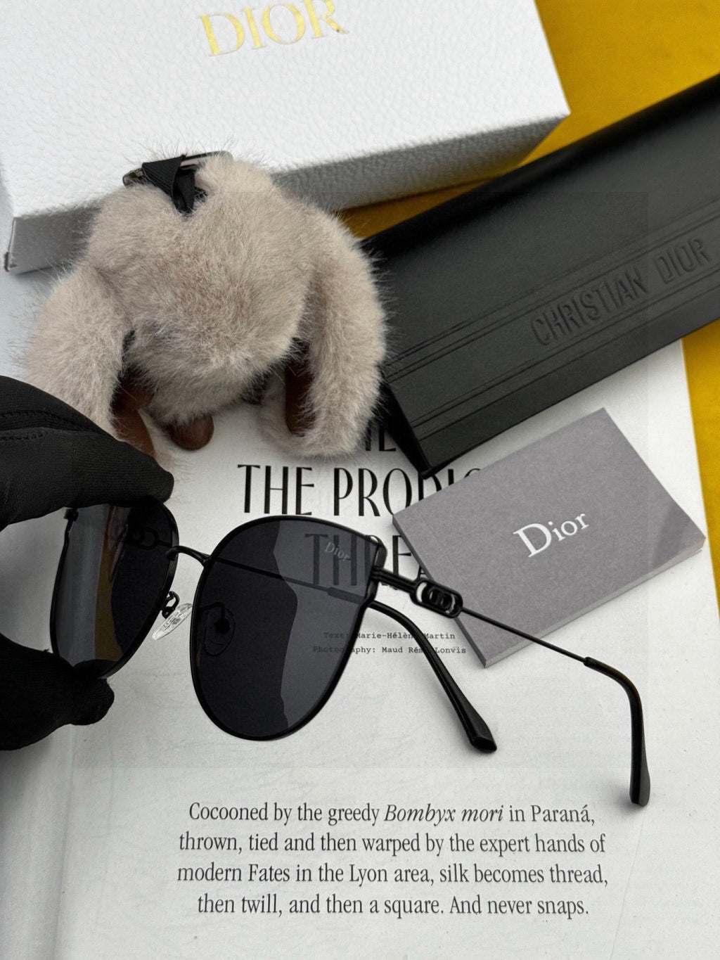 Dior CD4311 Round Red Lens Sunglasses for Women - detail image 3