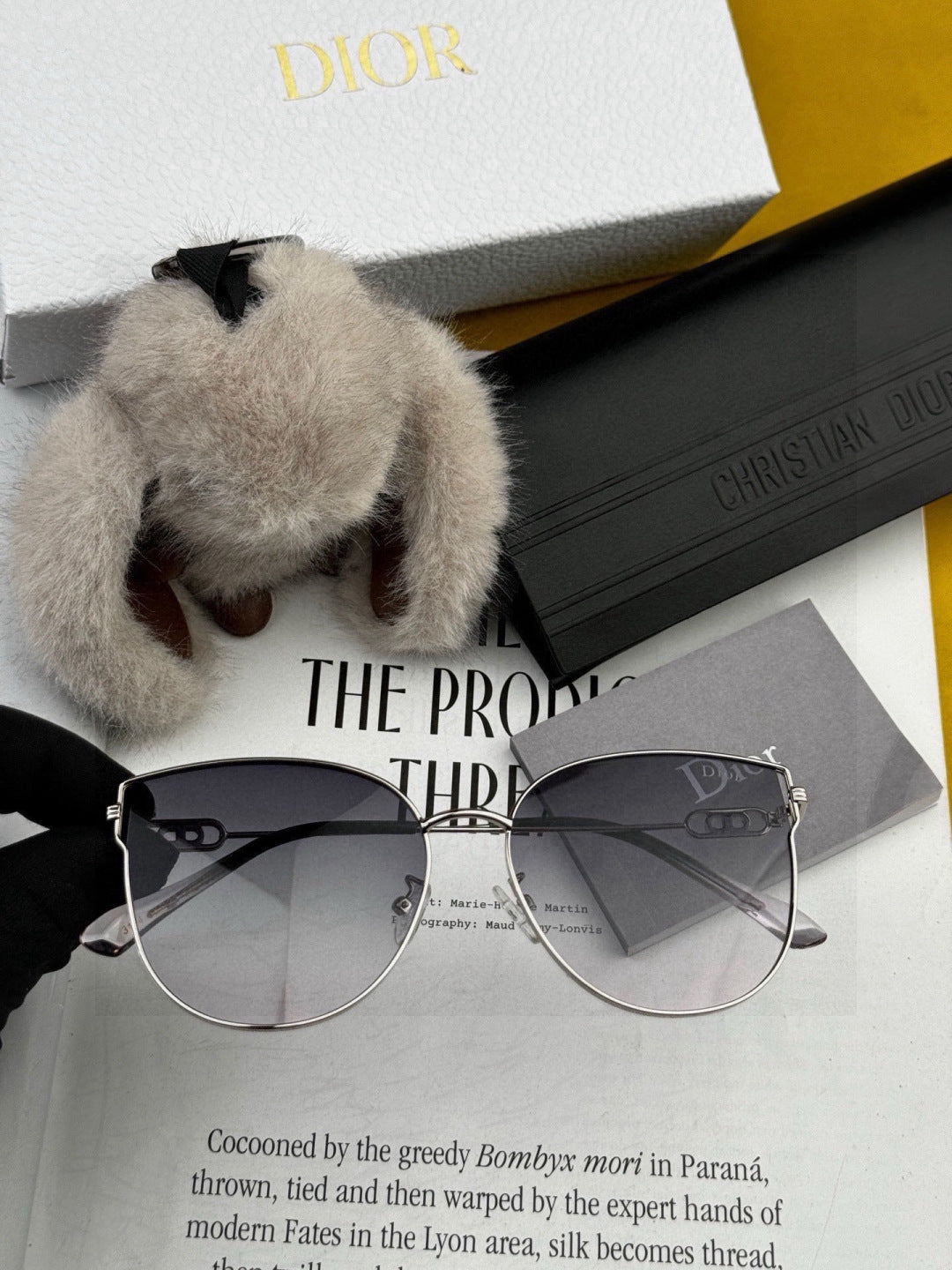 Dior CD4311 Round Black Lens Sunglasses for Women - detail image 4