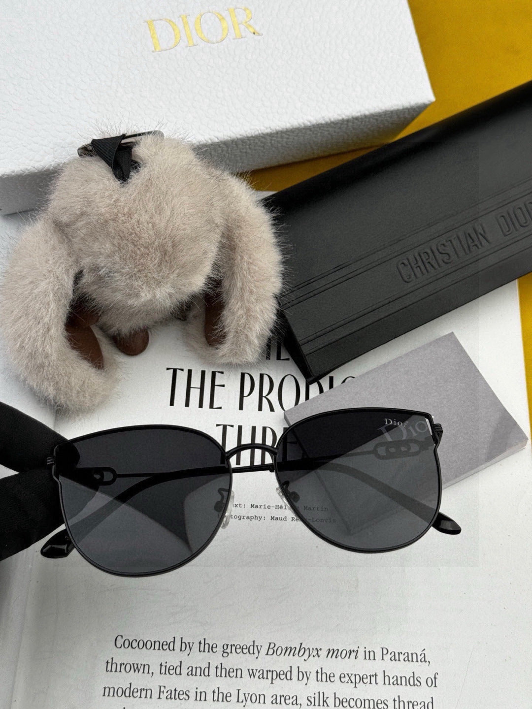 Dior CD4311 Round Black Lens Sunglasses for Women - detail image 3