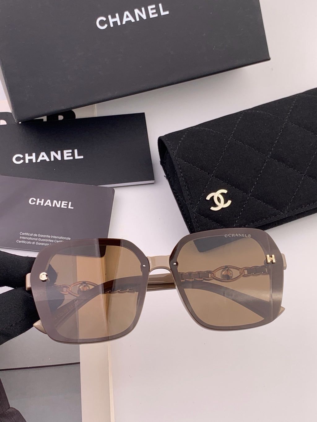 Chanel CH4786 Polarized Oversized Red Lens Sunglasses for Men & Women - detail image 2