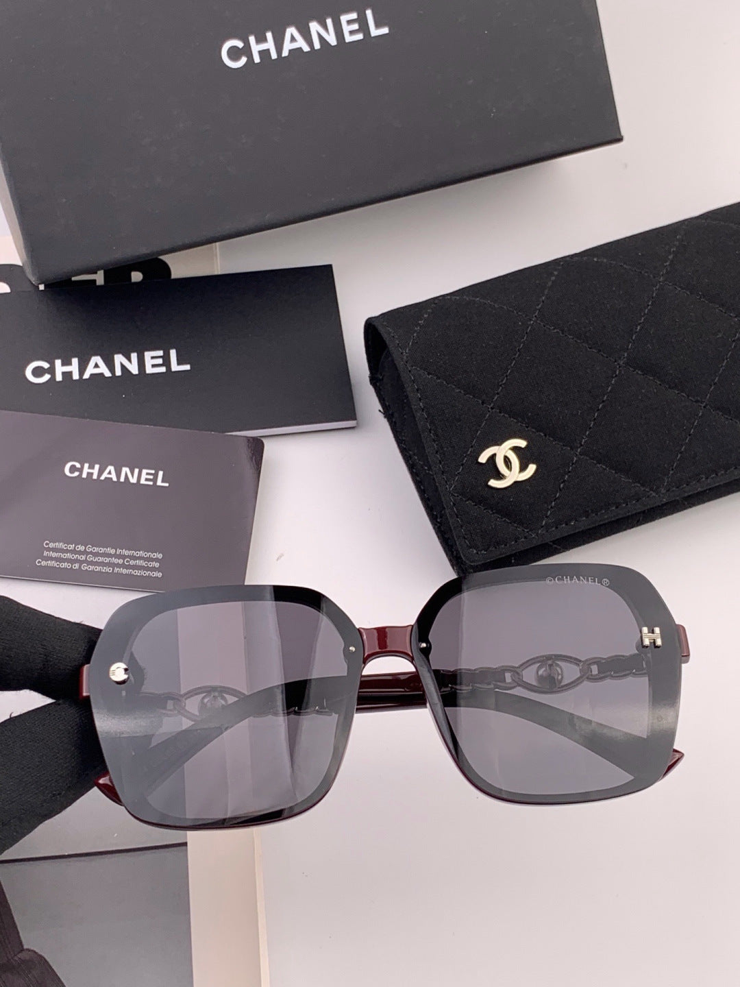 Chanel CH4786 Polarized Oversized Red Lens Sunglasses for Men & Women - detail image 3