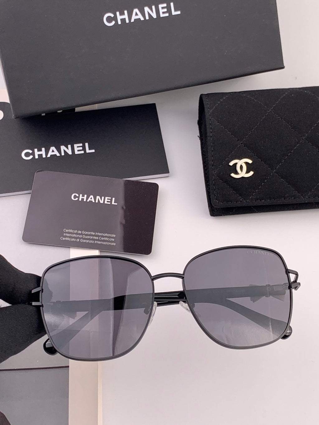 Chanel CH4759 Fashion Black Lens Sunglasses for Men & Women - 382299 - detail image 2
